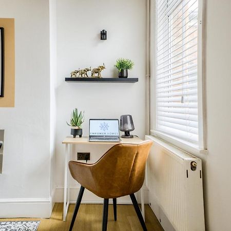 Coventry Fashionable House, City Centre, Free Parking, Sleeps 4, By Empower Homes Extérieur photo