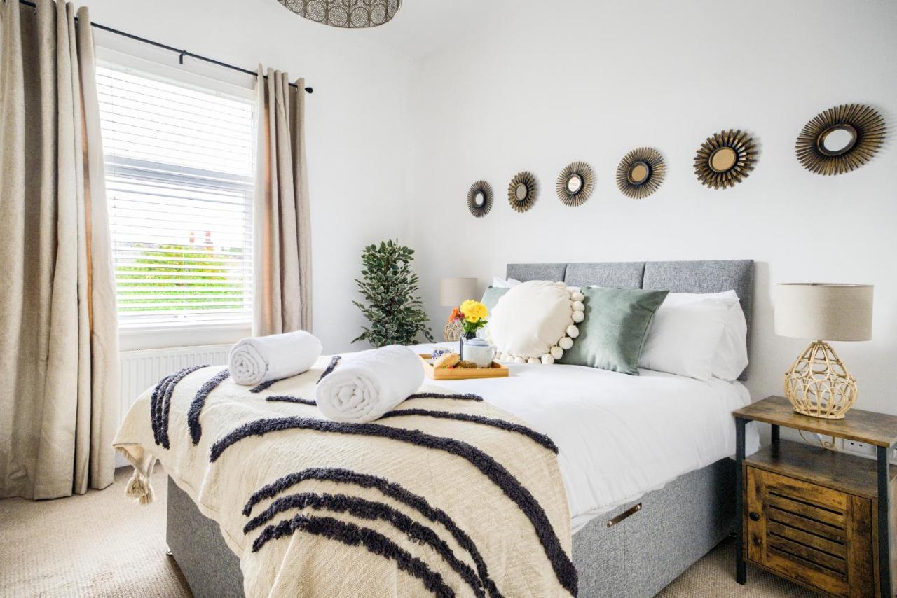 Coventry Fashionable House, City Centre, Free Parking, Sleeps 4, By Empower Homes Extérieur photo