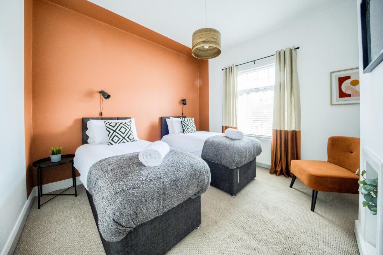 Coventry Fashionable House, City Centre, Free Parking, Sleeps 4, By Empower Homes Extérieur photo