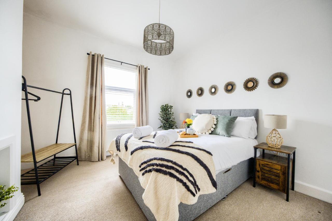 Coventry Fashionable House, City Centre, Free Parking, Sleeps 4, By Empower Homes Extérieur photo