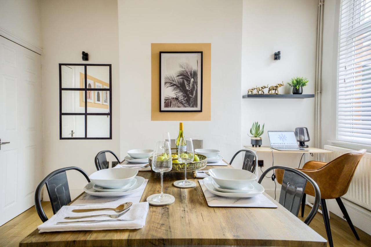 Coventry Fashionable House, City Centre, Free Parking, Sleeps 4, By Empower Homes Extérieur photo