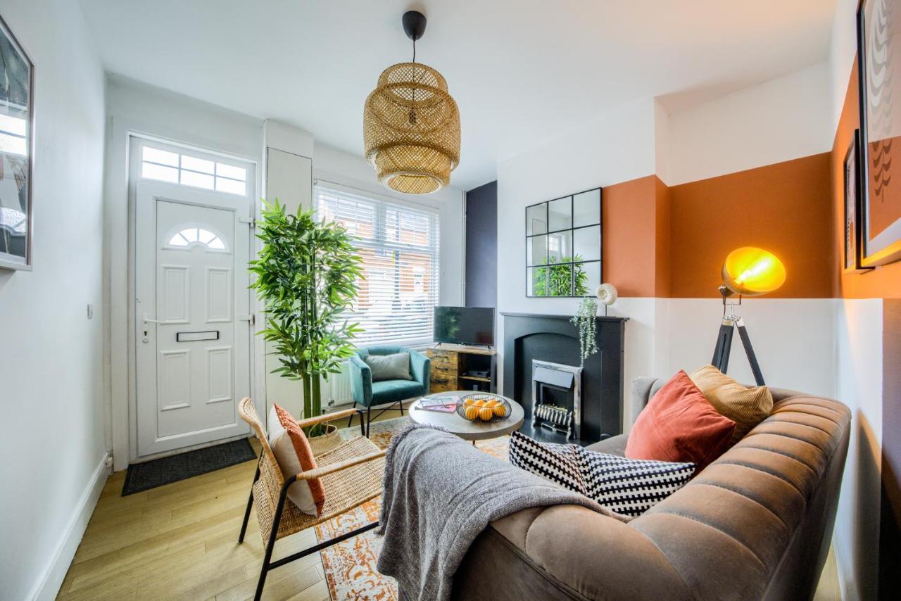 Coventry Fashionable House, City Centre, Free Parking, Sleeps 4, By Empower Homes Extérieur photo