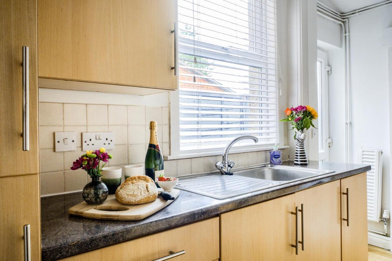 Coventry Fashionable House, City Centre, Free Parking, Sleeps 4, By Empower Homes Extérieur photo