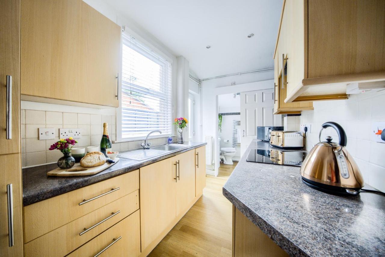 Coventry Fashionable House, City Centre, Free Parking, Sleeps 4, By Empower Homes Extérieur photo